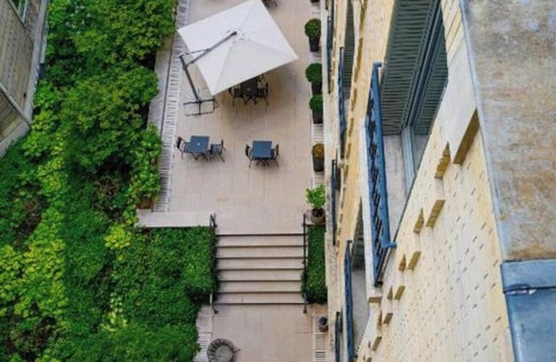 Champs-Elysees Apartment | Champs Elysees Duplex Toits de Paris With Aircon