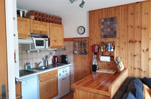 Chantemerle Apartment | CHANTEMERLE: 2-level, 4 BR/2BA, equipped, wifi, 7 min to ski lifts