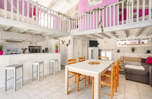Saint Nazaire sur Charente House | Charming Gîte "L'Escapade" Near Wild Beaches and Nature Reserve
