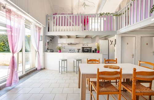 Saint Nazaire sur Charente House | Charming Gîte "L'Escapade" Near Wild Beaches and Nature Reserve