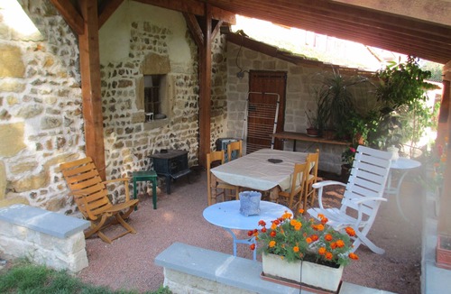 Saint-Pierre-la-Noaille House | Character house with large garden and barbecue, 1 bedroom