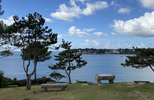 Kerfany-les-Pins House | Character house 150 m from the beach and 50 m from the BELON river.