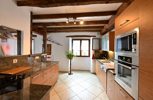 Saint-Etienne-de-Baigorry House | Charming Gîte with Mountain View, Wi-Fi & Air Conditioning in Saint-Étienne de Baïgorry
