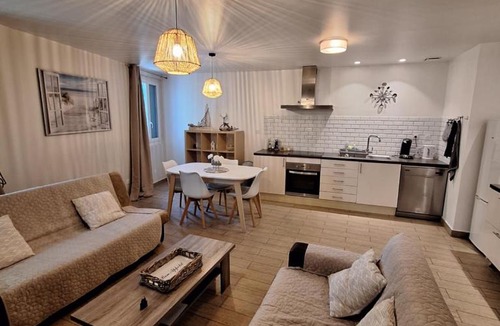 Le Chateau Apartment | Charmant Appartement paisible à 5 mn en voiture de la plage