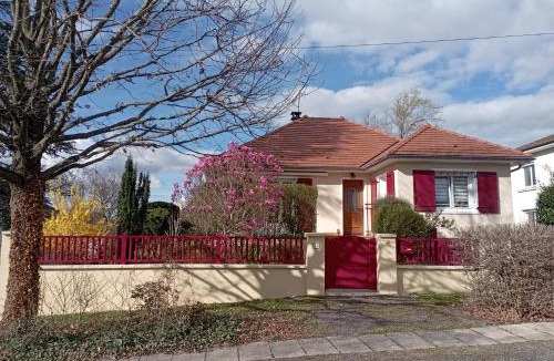 Bellerive-sur-Allier House | Charmant F1 indépendant rez de jardin proche de vichy petits dej compris