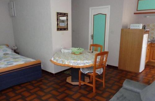 Amelie-les-Bains-Palalda Apartment | Charmant studio avec loggia vitrée et parking à 400m du centre - Animaux bienvenus - FR-1-703-75