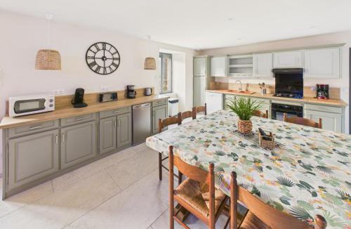 Saint-Crepin-et-Carlucet House | Charmant gîte de campagne pour 10 avec terrasse