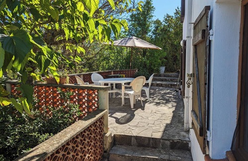 Saint-Martin-des-Puits Villa | Charmante Villa mit Pool und Altem Baumbestand