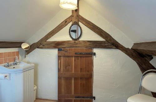 Lurcy-Levis House | Charmant gîte à Lurcy-Lévis avec climatisation et jardin - FR-1-489-580