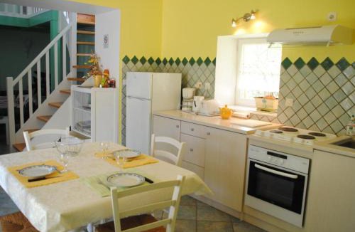 Lentigny House | Charmant gîte avec jardin privatif à Lentigny - FR-1-496-129