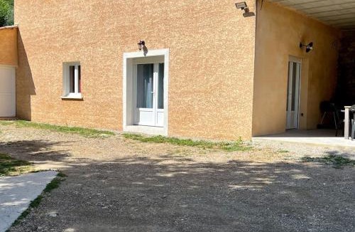 Valleraugue Apartment | Charmant Logement avec piscine.