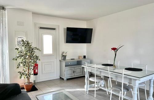 Toussieu Apartment | Charmant logement avec parking à 25 min de Lyon