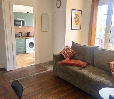 Clichy Apartment | Charmant studio parisien