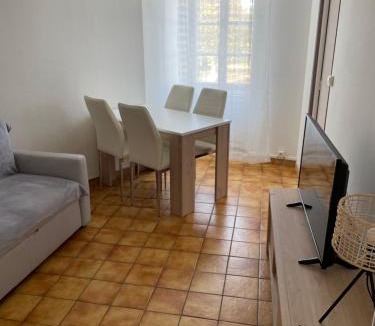 Saint-Pierre-le-Moutier Apartment | Charmant T2 au 1er dans résidence avec parc arboré