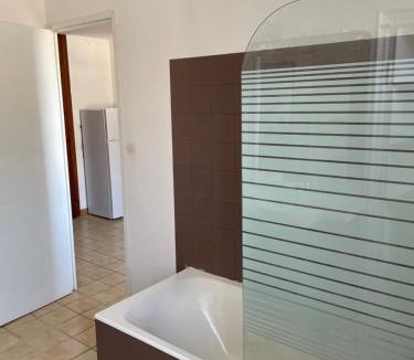 Saint-Pierre-le-Moutier Apartment | Charmant T2 au 1er dans résidence avec parc arboré