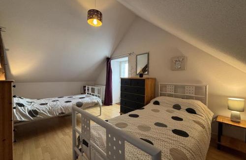 Bourbon-l'Archambault House | Charmante fermette avec jardin, animaux acceptés - FR-1-489-87