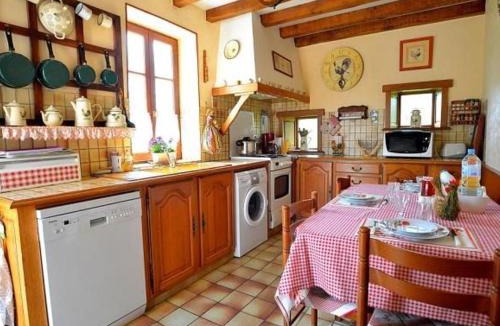 Saint-Calez-en-Saosnois House | Charmante longère rénovée avec WiFi et animaux admis - FR-1-410-135