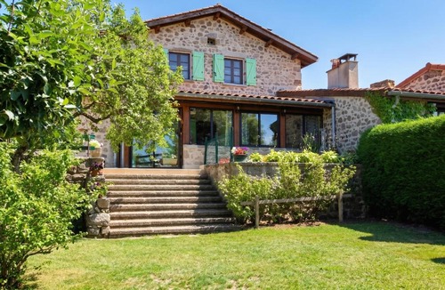 Saint-Pal-de-Chalencon House | Charmante maison avec jardin à Saint-Pal-de-Chalencon