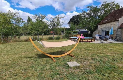 Saint-Lactencin House | Charmante Longère avec Terrasse et Piscine Chauffée, proche châteaux et zoo, en pleine nature - FR-1-591-240