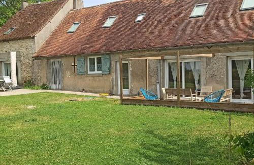 Saint-Lactencin House | Charmante Longère avec Terrasse et Piscine Chauffée, proche châteaux et zoo, en pleine nature - FR-1-591-240