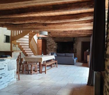 Saint-Brigitte House | Charmante longère forestière proche Lac de Guerlédan