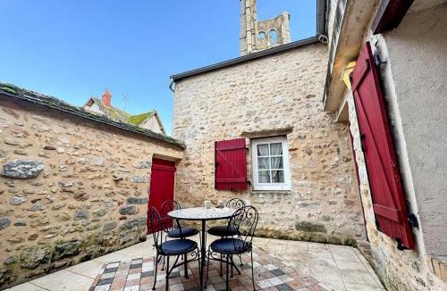 Larchant House | Charmante maison en coeur de village proche forêt Fontainebleau