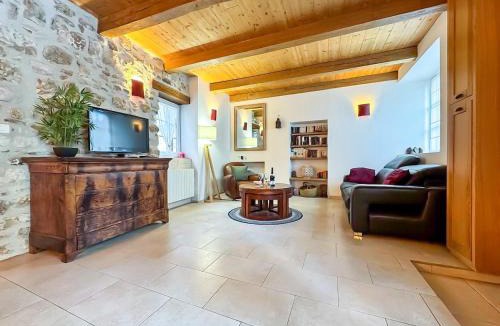 Larchant House | Charmante maison en coeur de village proche forêt Fontainebleau
