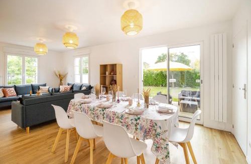 Ploubalay House | Charmante maison avec piscine chauffée - 2km des plages