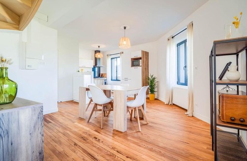 Gestel Apartment | Charme & lumière duplex au bourg de Gestel