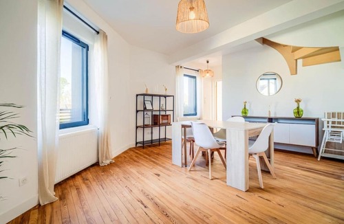 Gestel Apartment | Charme & lumière duplex au bourg de Gestel