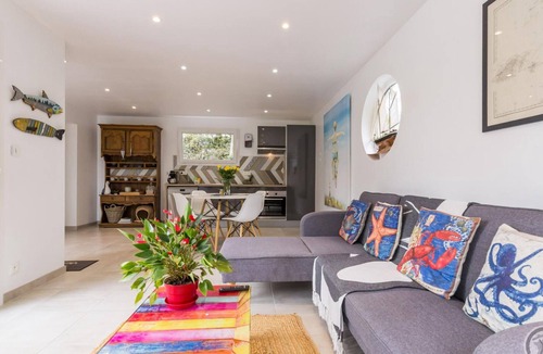 Saint-Jean-de-la-Riviere Cottage | Charming house with garden near the beach