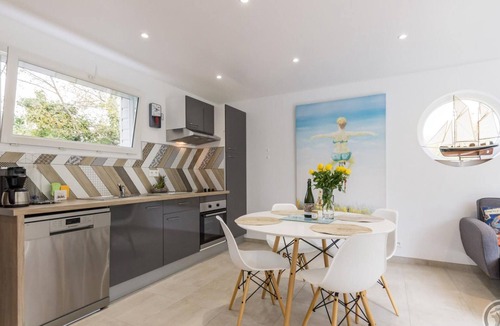 Saint-Jean-de-la-Riviere Cottage | Charming house with garden near the beach