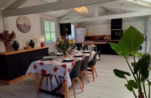 Montcuq House | Charming 2-Epis Rated "Chalet du Bosc" House with Garden and Air Conditioning