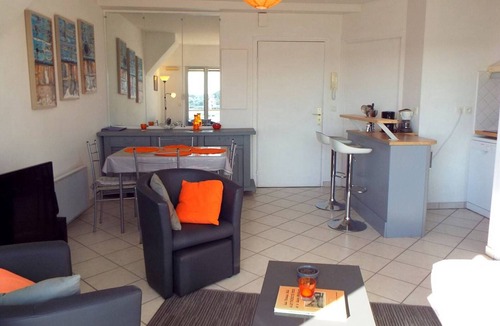 La Trinite-sur-Mer Apartment | Charming 1-bedroom apt with port view, perfect for 4 pers. in La Trinité-sur-Mer