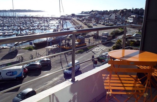 La Trinite-sur-Mer Apartment | Charming 1-bedroom apt with port view, perfect for 4 pers. in La Trinité-sur-Mer