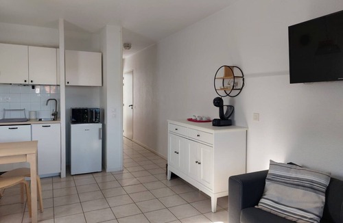 Behobie Apartment | Charming 1-Bedroom Apartment with Pool, 2 mins from Beach
