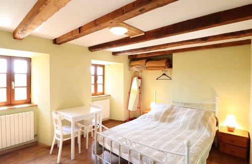 La Trinitat Cottage | Charming 1800s House in Aubrac - Ski, Hiking, Fishing - 5 Guests, Pet-Friendly