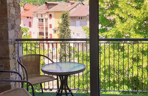 Ax-les-Thermes Apartment | Charming 2-bedroom apartment near Teich cable car and thermal baths sleeps 4