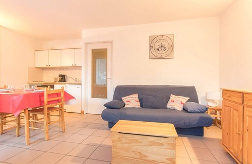 Briancon Apartment | Charming 2BR Apartment with Balcony, Ski Locker & Garage in Briançon, Close to Shops & Cable Car