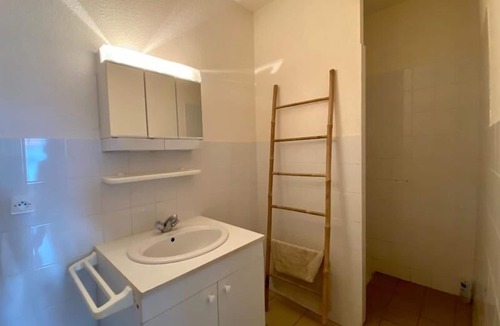 Alleyrac Cottage | Charming 3-Bed Cottage in Quaint Alleyrac Village with Enclosed Yard and Modern Amenities