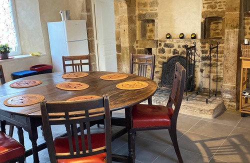 Vindefontaine House | Charming 3 Bedroom Gîte in a recently converted longere. Perfect for six guests