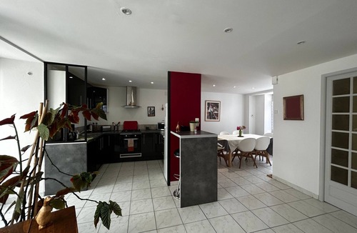 La Roche-Posay House | Charming 6-person home with garden and jacuzzi in La Roche-Posay