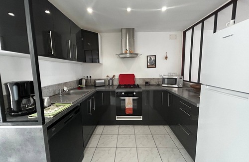 La Roche-Posay House | Charming 6-person home with garden and jacuzzi in La Roche-Posay