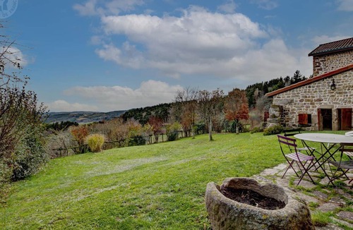 Montarcher Cottage | Charming 6-Person Cottage with Enclosed Garden in Montarcher