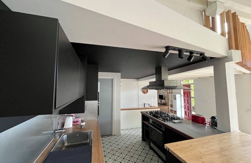 Nivolas-Vermelle House | Charming accommodation with spa 🏡 🧘‍♂️🌿 And electric charging station 🚗