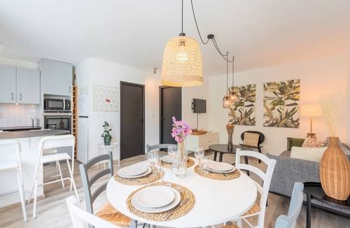 La Madeleine Apartment | Charming apartment with parking and balcony.