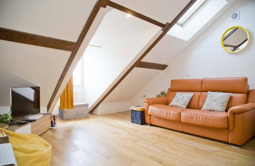 5th Arrondissement Apartment | Charming Apt Rue Mouffetard 5th