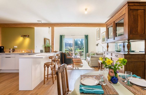 Lanloup House | Charming Artist’s Cottage Between Countryside and Sea