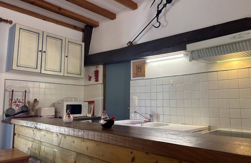 Chatel-Montagne Cottage | Charming Barn with Garden and Pets Allowed