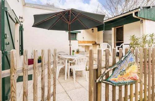 Asserac Cottage | Charming Breton Cottage Near Beaches and Salt Marshes, Wi-Fi, Pet-Friendly, Bikes Available